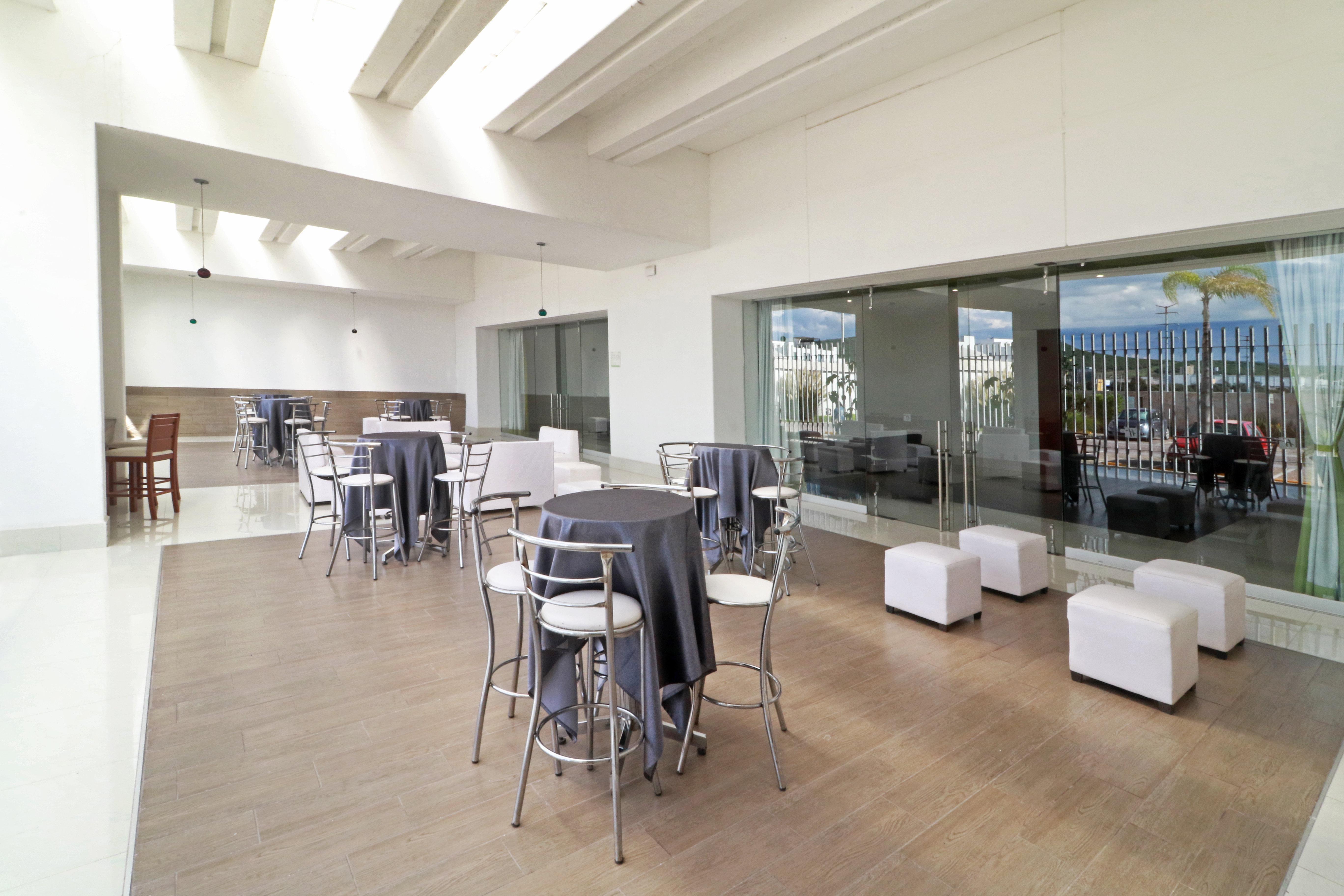 Holiday Inn Queretaro Zona Krystal By Ihg El Salitre Dış mekan fotoğraf