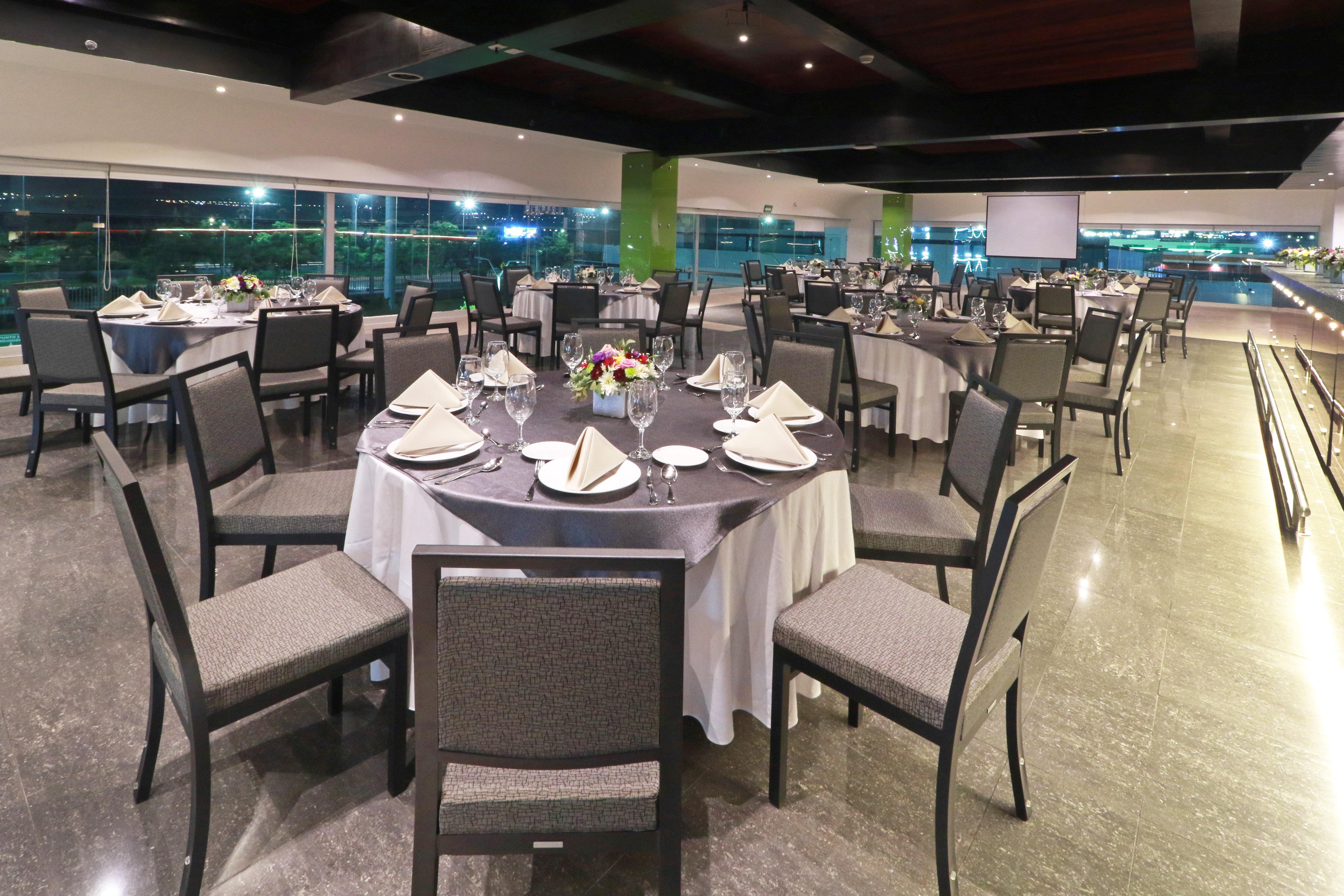 Holiday Inn Queretaro Zona Krystal By Ihg El Salitre Dış mekan fotoğraf