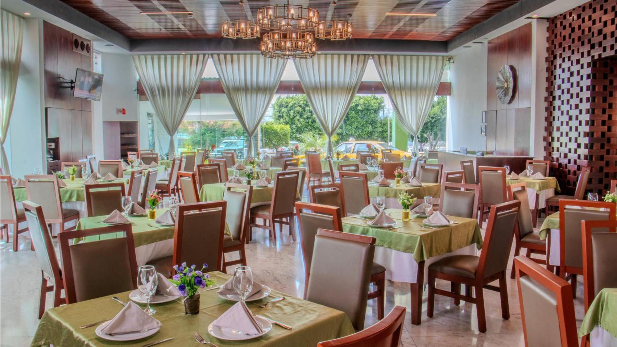 Holiday Inn Queretaro Zona Krystal By Ihg El Salitre Dış mekan fotoğraf