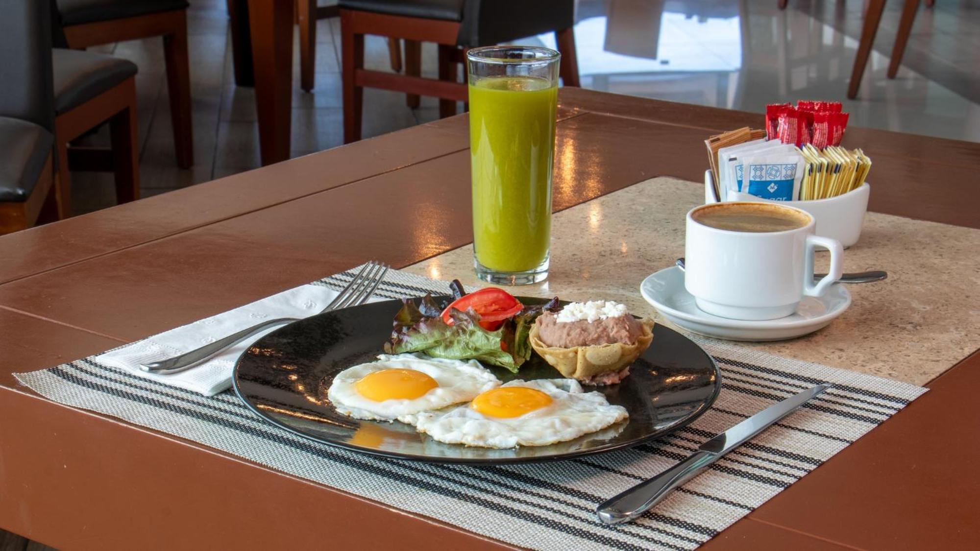Holiday Inn Queretaro Zona Krystal By Ihg El Salitre Dış mekan fotoğraf